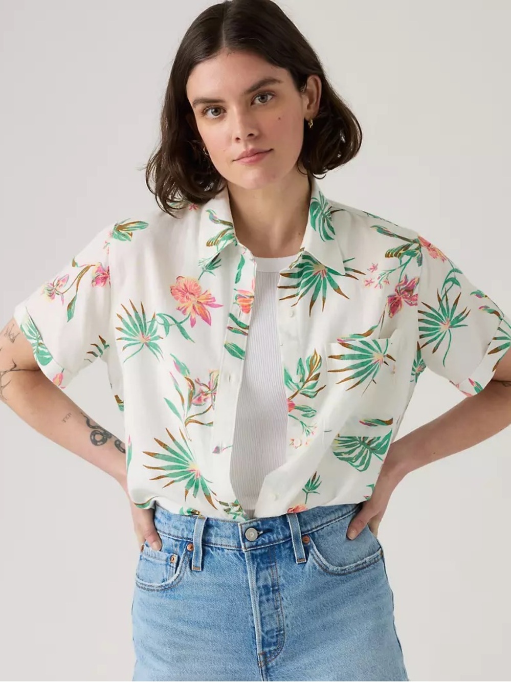 Levi's Darlene White Floral Camp Button-Down Shirt Pink & Green Print, Medium